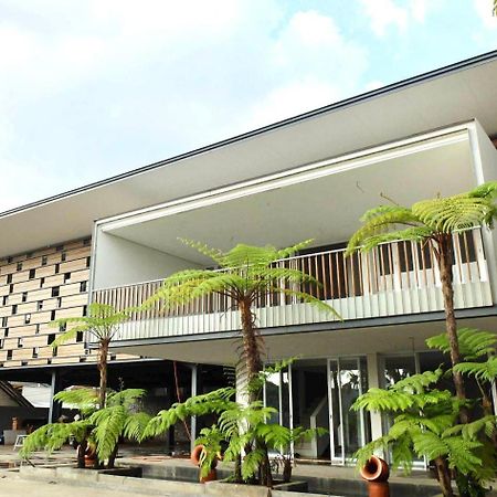 Proven Living Hotel Bandung Buitenkant foto