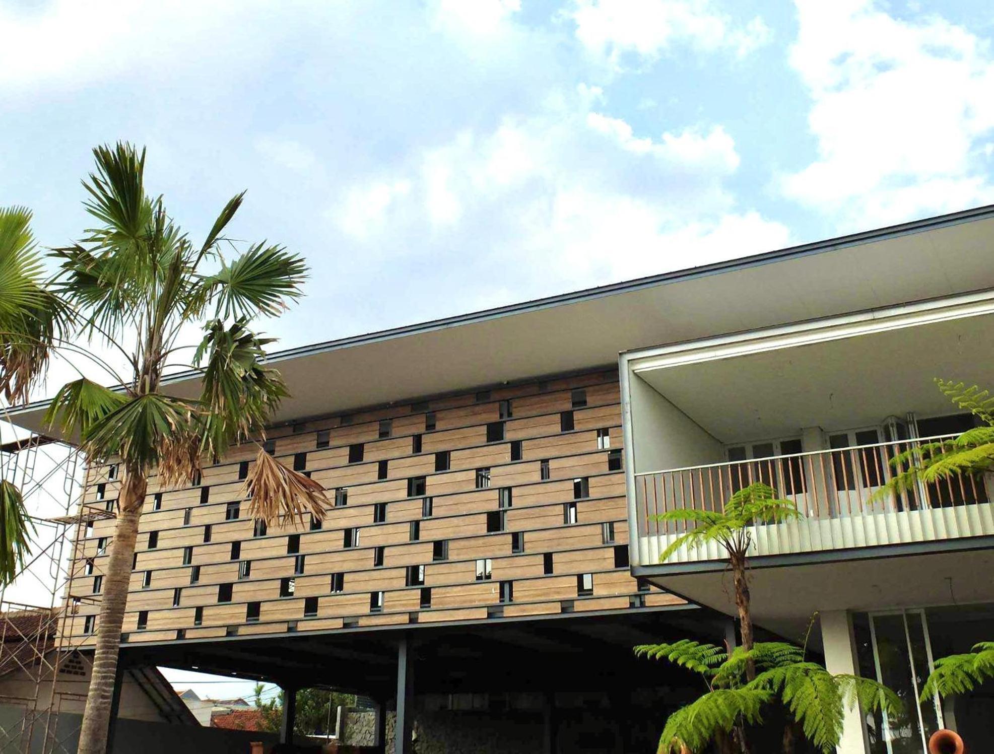 Proven Living Hotel Bandung Buitenkant foto